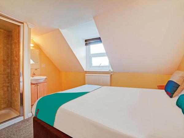 The Gullivers Hotel : photo 3 de la chambre chambre double avec salle de bains commune