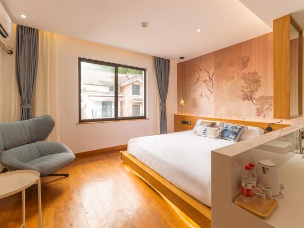 MK Inn : photo 2 de la chambre chambre double - vue sur montagne