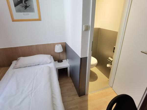 Hotel Italia : photo 3 de la chambre chambre simple Économique