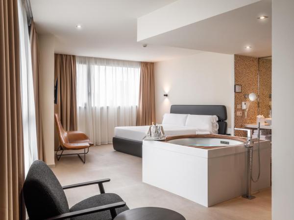 Hotel SB Diagonal Zero 4 Sup : photo 5 de la chambre suite avec jacuzzi