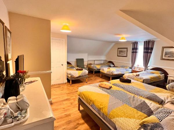 Castle Lodge Guest House 86-88 Sheil Rd L6 3AF : photo 2 de la chambre dortoir mixte 