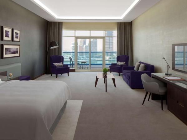 Radisson Blu Hotel, Dubai Waterfront : photo 3 de la chambre chambre familiale