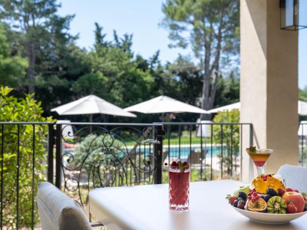 Le Vallon de Valrugues & Spa : photo 4 de la chambre suite deluxe avec terrasse et accès gratuit au spa