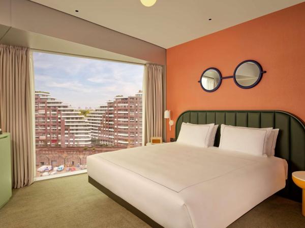 art'otel London Battersea Power Station, Powered by Radisson Hotels : photo 5 de la chambre studio lit king-size art (3 adultes)