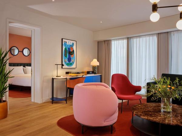 art'otel London Battersea Power Station, Powered by Radisson Hotels : photo 8 de la chambre suite junior