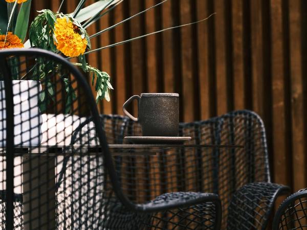 guesthouse by good neighbor : photo 6 de la chambre suite lit king-size avec balcon