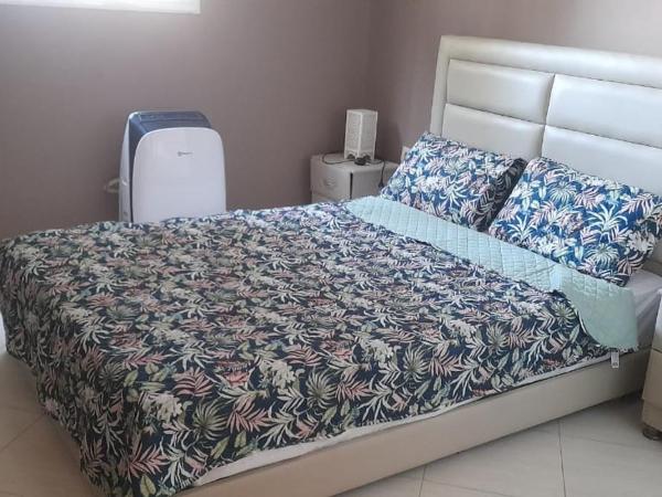 MALAK Tingis : photo 2 de la chambre grande chambre double ou lits jumeaux