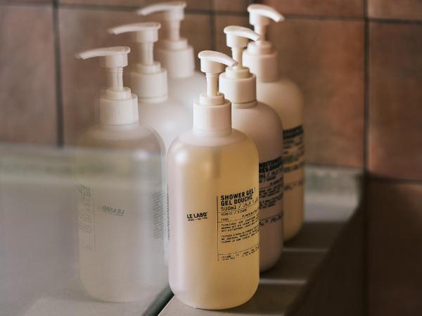 guesthouse by good neighbor : photo 9 de la chambre chambre lit queen-size - vue sur jardin