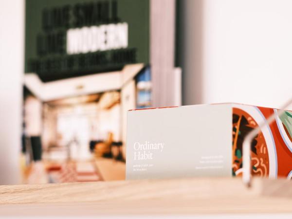 guesthouse by good neighbor : photo 5 de la chambre chambre lit queen-size - vue sur jardin