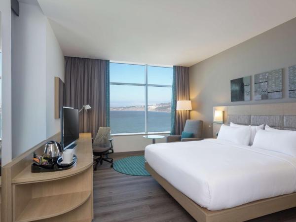 Hilton Garden Inn Tanger City Centre : photo 1 de la chambre chambre familiale avec lit queen-size