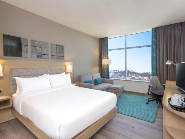 Hilton Garden Inn Tanger City Centre : photo 3 de la chambre chambre familiale avec lit queen-size