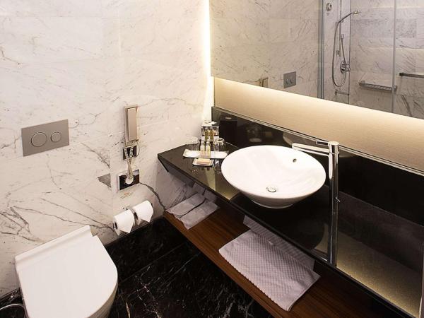 DoubleTree By Hilton Istanbul - Old Town : photo 3 de la chambre chambre lit king-size