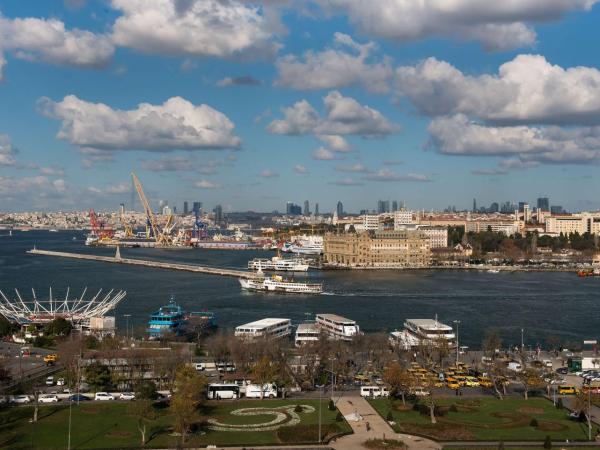 DoubleTree By Hilton Istanbul - Moda : photo 3 de la chambre chambre deluxe lit king-size premium - vue sur mer