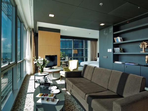 DoubleTree By Hilton Istanbul - Moda : photo 5 de la chambre suite junior lits jumeaux avec vue sur mer