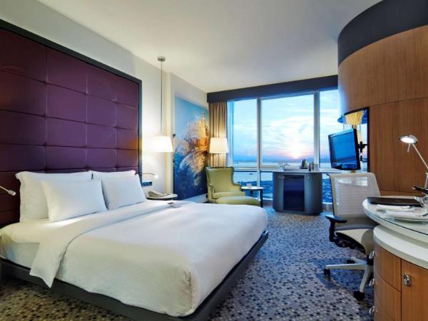 DoubleTree By Hilton Istanbul - Moda : photo 1 de la chambre chambre lit king-size deluxe - vue sur mer