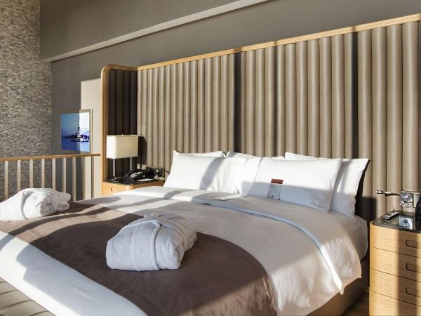 DoubleTree by Hilton Istanbul-Avcilar : photo 3 de la chambre suite lit king-size en duplex avec vue