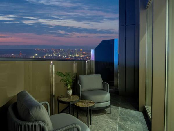 Hilton Mall Of Istanbul : photo 4 de la chambre suite 1 chambre lit king-size avec terrasse