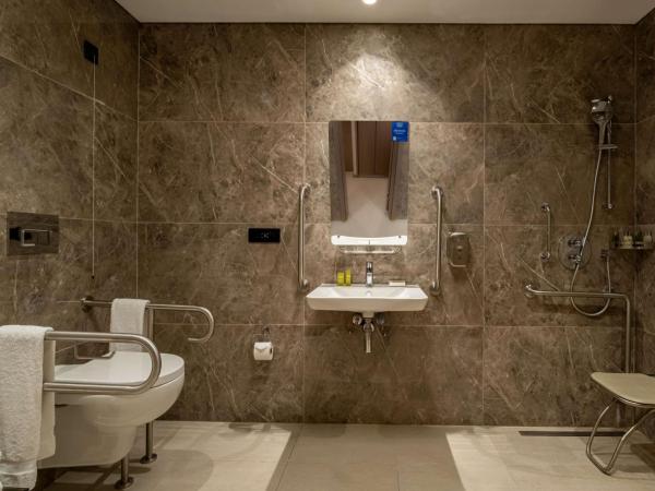 Hilton Mall Of Istanbul : photo 3 de la chambre chambre lit king-size - accessible aux personnes à mobilité réduite