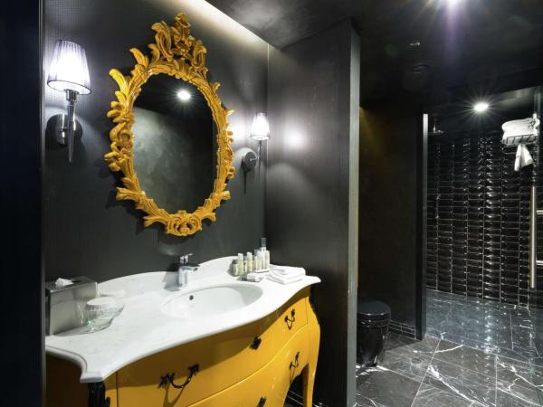 DoubleTree By Hilton Izmir Airport : photo 3 de la chambre chambre lit king-size deluxe