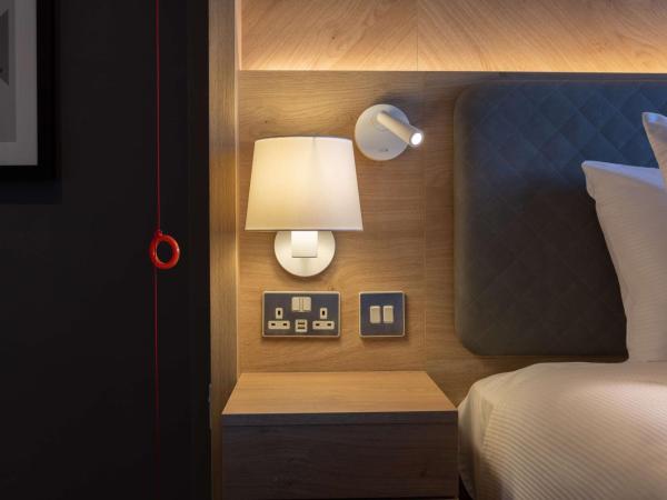 Hilton Nottingham Hotel : photo 3 de la chambre chambre lit king-size - accessible aux personnes à mobilité réduite