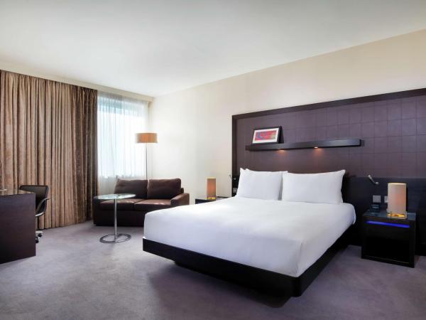 Hilton London Canary Wharf : photo 1 de la chambre chambre lit king-size deluxe avec canapé-lit