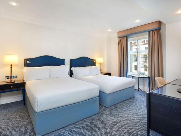 The Waldorf Hilton : photo 1 de la chambre chambre avec lit double