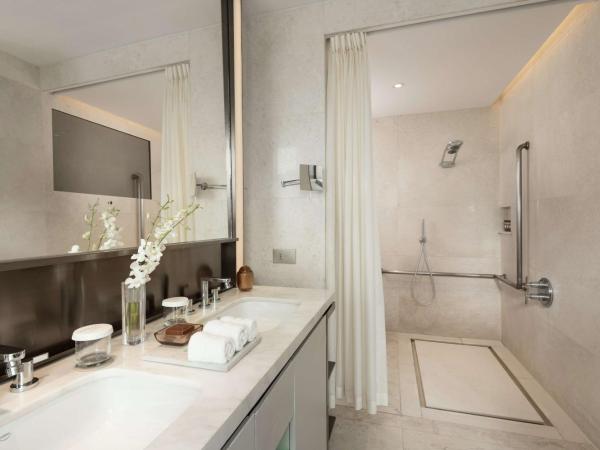 Conrad Beijing by Hilton : photo 3 de la chambre chambre lits jumeaux pour personnes à mobilité réduite