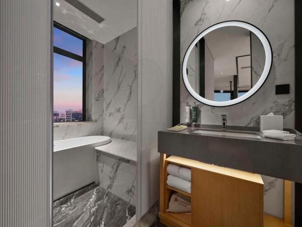 Hilton Garden Inn Beijing Daxing International Airport : photo 3 de la chambre chambre lit king-size deluxe