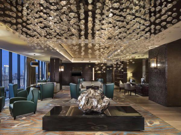 Hilton Guangzhou Tianhe - Free Shuttle Bus and Registration Counter Available during Canton Fair Period : photo 9 de la chambre chambre lit king-size exécutive