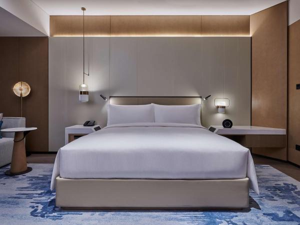 Hilton Chongqing Liangjiang New Area : photo 2 de la chambre chambre lit king-size deluxe