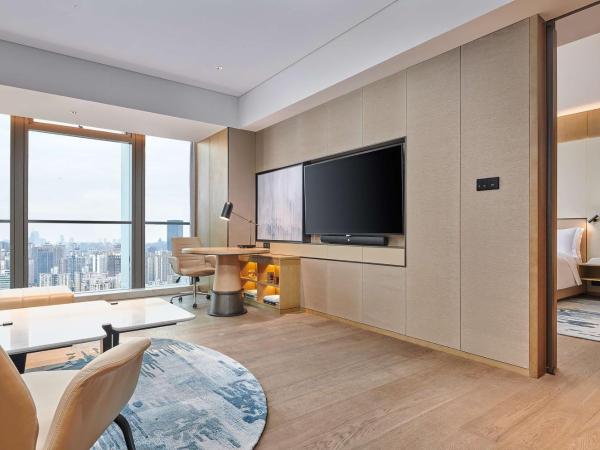 Hilton Chongqing Liangjiang New Area : photo 5 de la chambre suite deluxe avec lit king-size