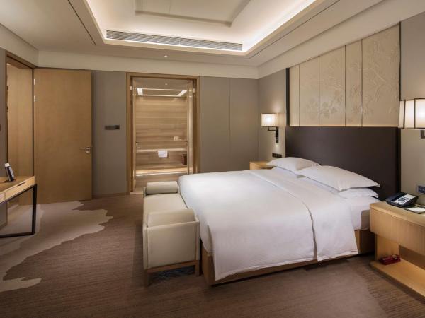 Doubletree By Hilton Chengdu Longquanyi : photo 10 de la chambre suite lit king-size 1 chambre exécutive