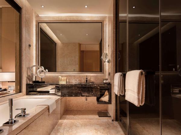 Hilton Dalian : photo 4 de la chambre chambre lit king-size standard