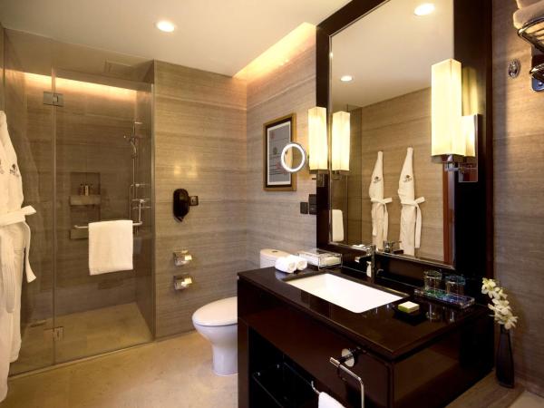 DoubleTree by Hilton Shenyang : photo 2 de la chambre chambre lit king-size affaires