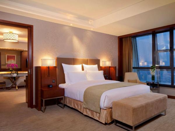 DoubleTree by Hilton Shenyang : photo 1 de la chambre suite king exécutive avec accès au salon