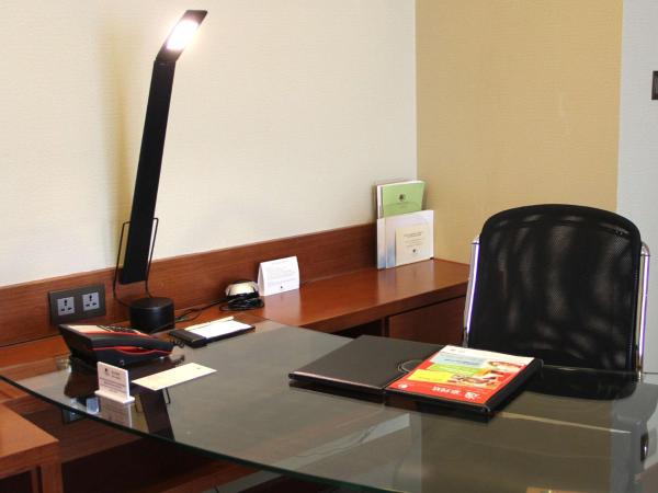 DoubleTree by Hilton Shenyang : photo 4 de la chambre suite deluxe avec lit king-size