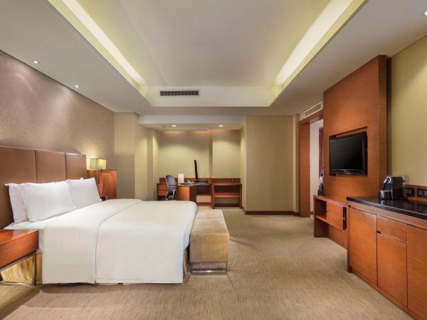 DoubleTree by Hilton Shenyang : photo 3 de la chambre 1 king bed executive 2 bay