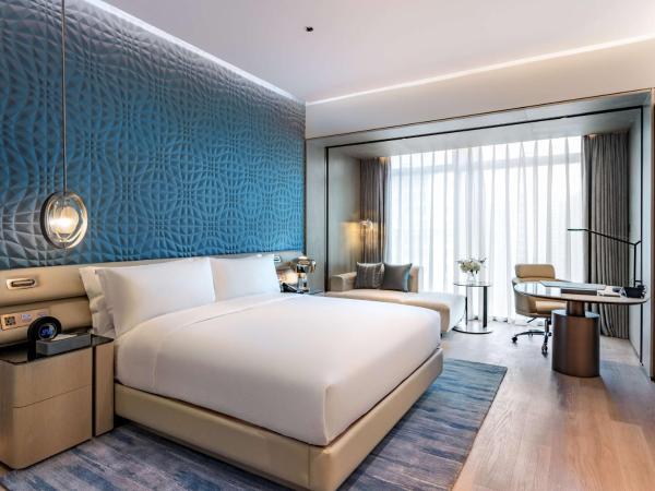 Hilton Shenzhen World Exhibition & Convention Center : photo 4 de la chambre chambre lit king-size exécutive