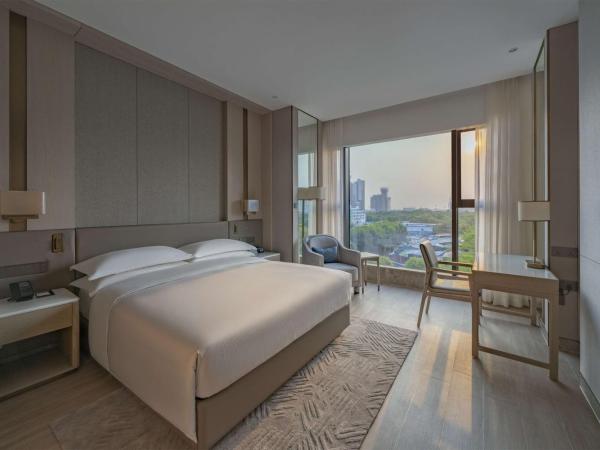 DoubleTree By Hilton Shenzhen Nanshan Hotel & Residences : photo 3 de la chambre appartement 2 chambres avec lit king-size
