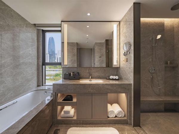 DoubleTree By Hilton Shenzhen Nanshan Hotel & Residences : photo 8 de la chambre appartement 1 chambre avec lit king-size