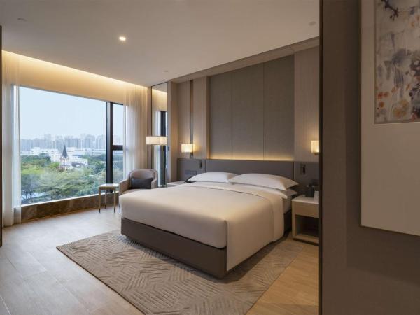 DoubleTree By Hilton Shenzhen Nanshan Hotel & Residences : photo 5 de la chambre appartement 2 chambres avec lit king-size