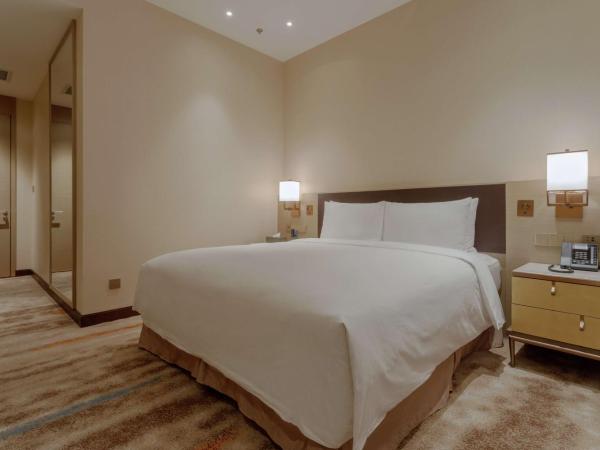 Hilton Shenyang : photo 2 de la chambre suite familiale