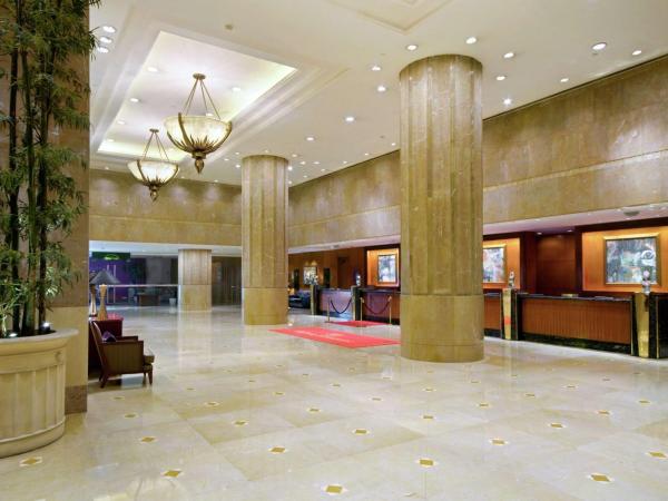 Hilton Chongqing : photo 4 de la chambre chambre lit king-size deluxe