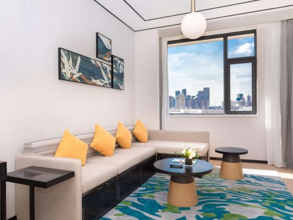 Hilton Garden Inn Shenzhen Nanshan Avenue : photo 2 de la chambre suite 1 chambre lit king-size