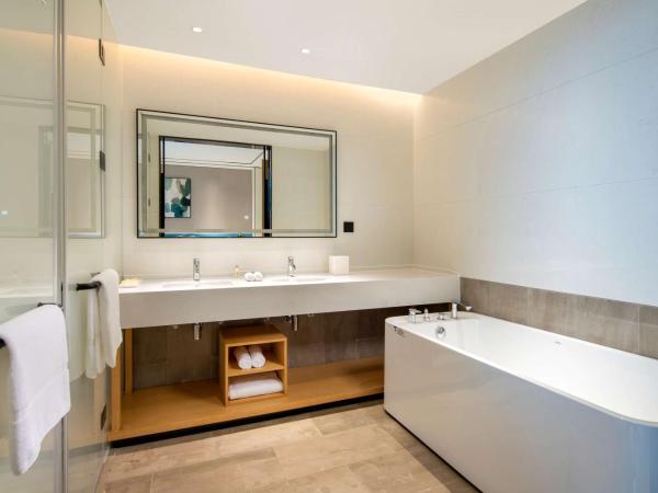 Hilton Garden Inn Shenzhen Nanshan Avenue : photo 6 de la chambre suite 1 chambre lit king-size