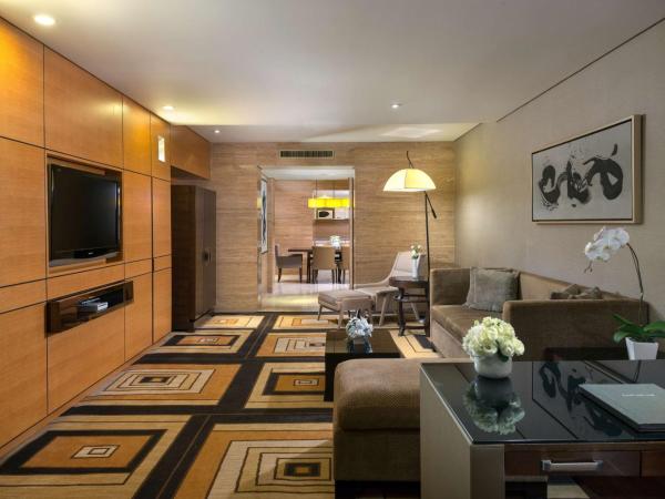Hilton Beijing Wangfujing : photo 5 de la chambre suite lit king-size premier