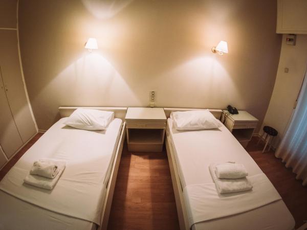 Hotel King Pyrros : photo 9 de la chambre chambre double ou lits jumeaux