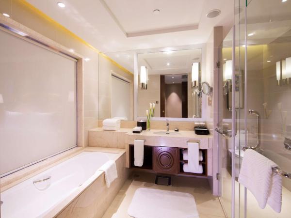 DoubleTree by Hilton Ningbo - Chunxiao : photo 3 de la chambre chambre lit king-size premier