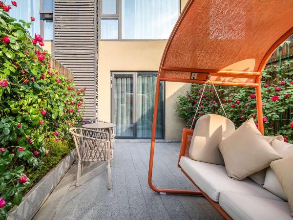 Hilton Garden Inn Chengdu Kuanzhai Alley : photo 8 de la chambre chambre lit king-size deluxe avec balcon