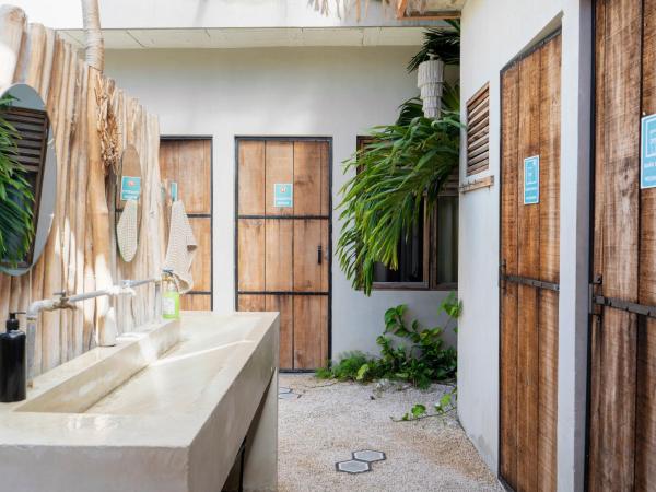 Hostal Doña Lucha : photo 1 de la chambre chambre double standard avec salle de bains commune